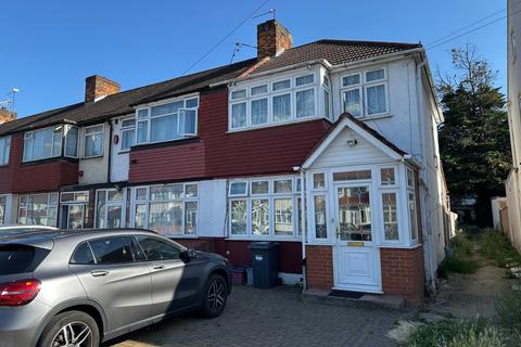 4 bedroom terraced house for sale, Wentworth Road, Southall UB2