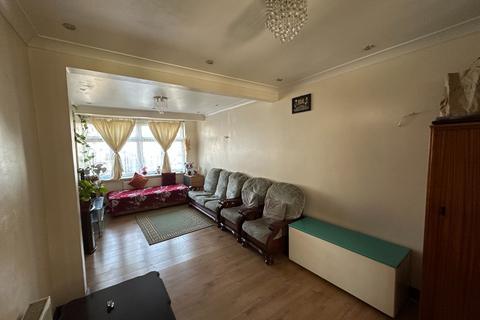 4 bedroom terraced house for sale, Wentworth Road, Southall UB2