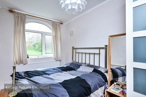 2 bedroom flat to rent, Methuen Park Muswell Hill N10