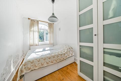 2 bedroom flat to rent, Methuen Park Muswell Hill N10