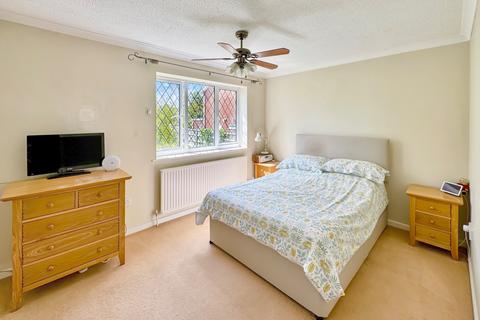 5 Brooke Drive, Gravesend, DA12 4XP