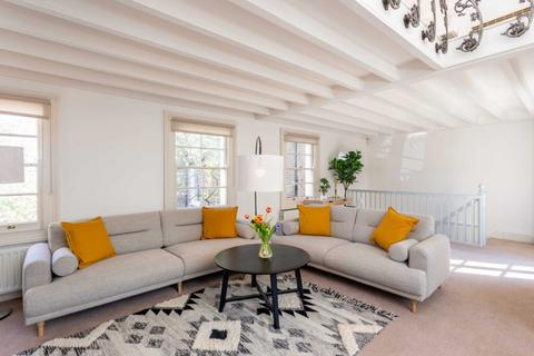 undefined, Bristol Gardens, Little Venice, London, W9