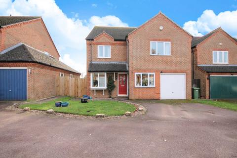 4 bedroom detached house to rent, Pitch Place, Bracknell RG42
