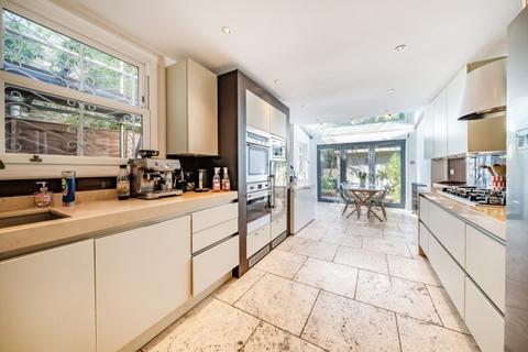 4 bedroom house to rent, Harbut Road London SW11