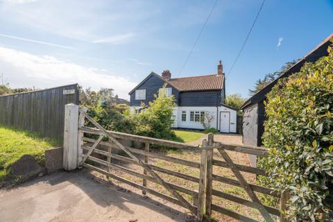 4 bedroom detached house for sale, Farnham Road, Snape