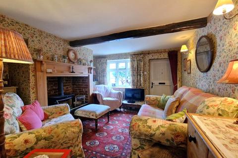 2 bedroom cottage for sale, High Street, Loddon