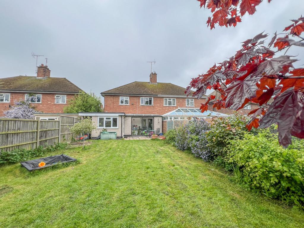 The Drive Rochford 3 Bed Semi Detached House For Sale £350 000