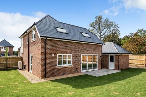 4 bedroom detached house for sale, Oaks Drive, St Leonards, BH24 2QR