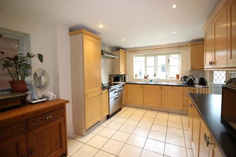 4 bedroom link detached house to rent, Kineton