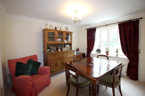 4 bedroom link detached house to rent, Kineton