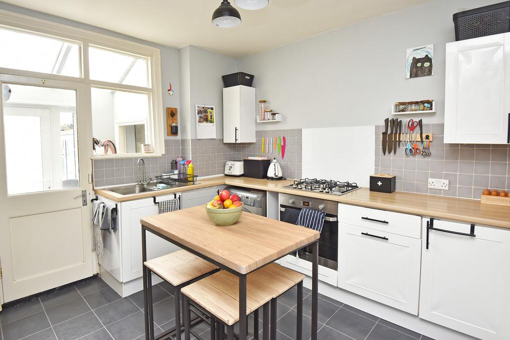Birch Grove, Harrogate 2 bed terraced house for sale £180,000