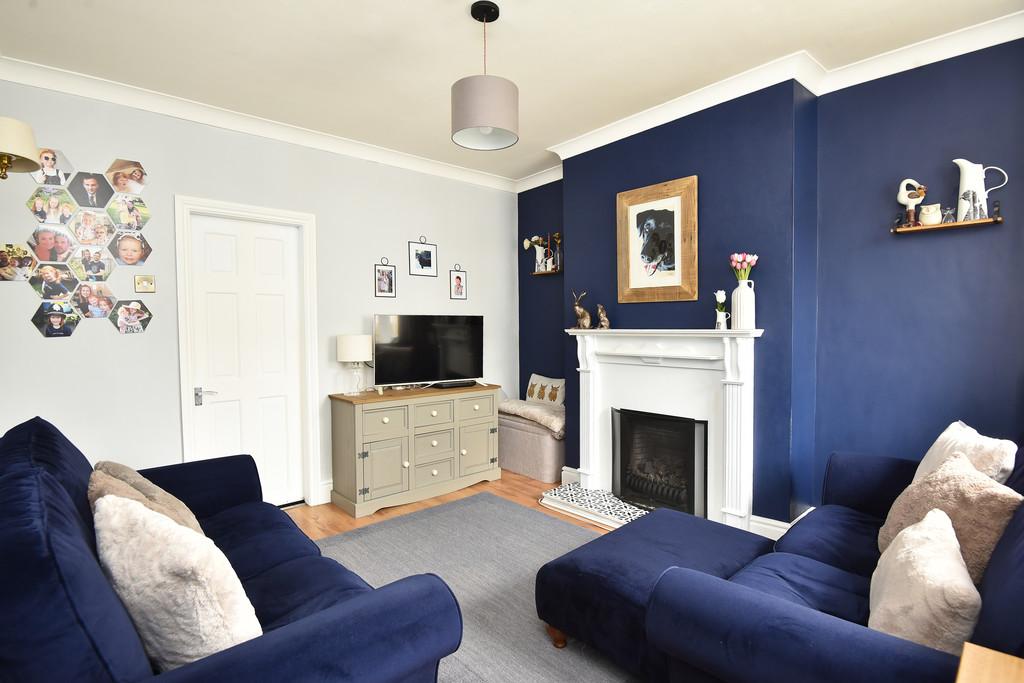 Birch Grove, Harrogate 2 bed terraced house for sale £180,000
