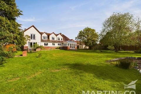 6 bedroom detached house for sale, Priory Road, Bicknacre