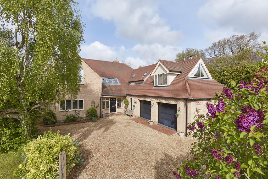 Newmarket Road, Newmarket CB8 5 bed detached house for sale £1,100,000