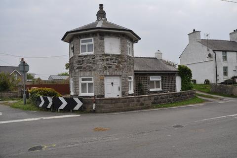 2 bedroom detached house to rent, Tollgate, Holyhead, LL65