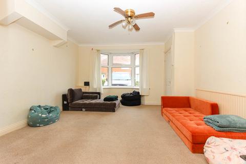 3 bedroom end of terrace house for sale, Jubilee Crescent, Wellingborough NN8