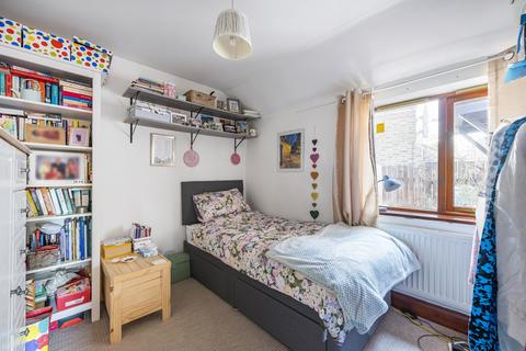Flat 2, 18 - 20 High Street, Carshalton, SM5 3AG