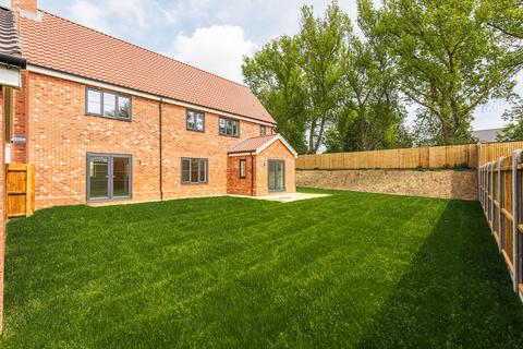 5 bedroom detached house for sale, Hales, Norwich