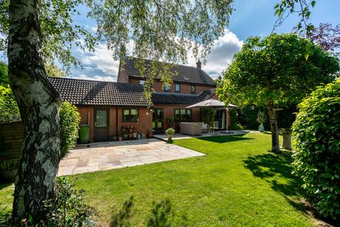 4 bedroom link detached house for sale, Strumpshaw, Norwich