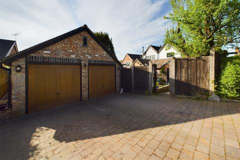 3 bedroom house for sale, The Green, Brocton