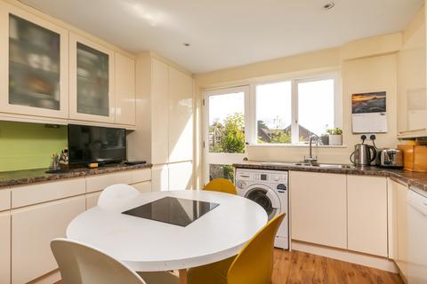 20 Denham Close, Winchester, SO23 7BL