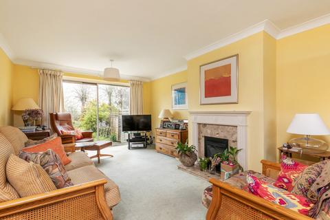 20 Denham Close, Winchester, SO23 7BL