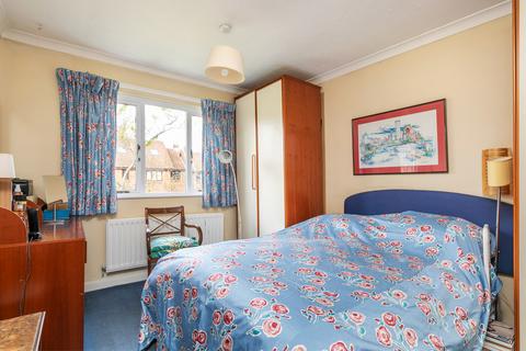 20 Denham Close, Winchester, SO23 7BL
