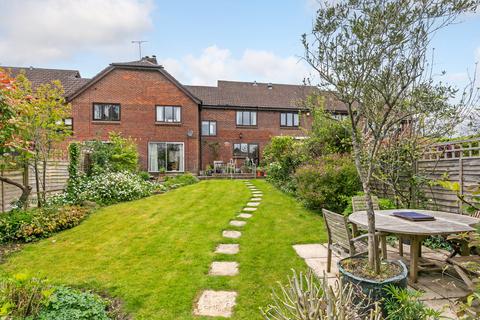 20 Denham Close, Winchester, SO23 7BL