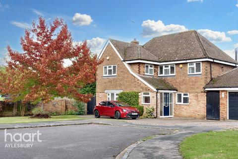 4 bedroom detached house for sale, Mayflower Close, Aylesbury