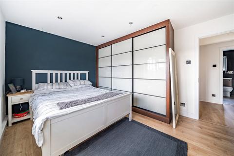2 bedroom maisonette for sale, Havers Avenue, Hersham, Surrey, KT12