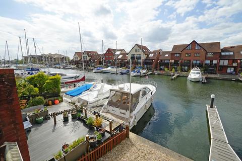 3 bedroom terraced house for sale, Newlyn Way, Portsmouth PO6