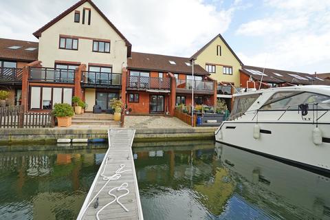 3 bedroom terraced house for sale, Newlyn Way, Portsmouth PO6