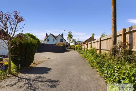 2 bedroom detached bungalow for sale, Whitehouse Common Road, Sutton Coldfield B75