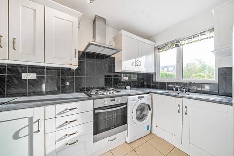 2 bedroom end of terrace house to rent, Ruskin Way, Colliers Wood, London, SW19