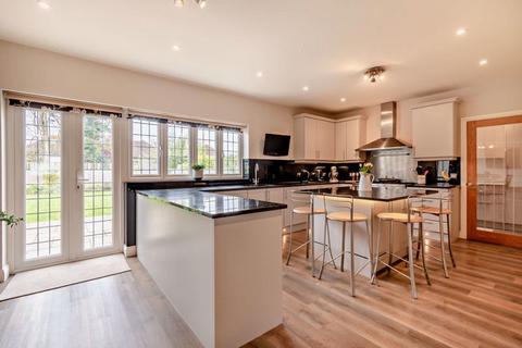 38 Oak Hill, Epsom, KT18 7BT