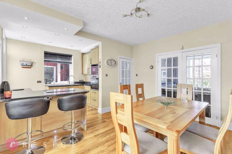 Dining Room /...