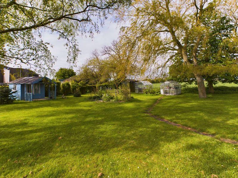 Garden area to rear
