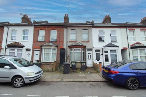 2 bedroom terraced house for sale, Althorp Road, Luton