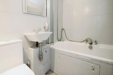 115a The Fairway, Northolt, UB5 4SW