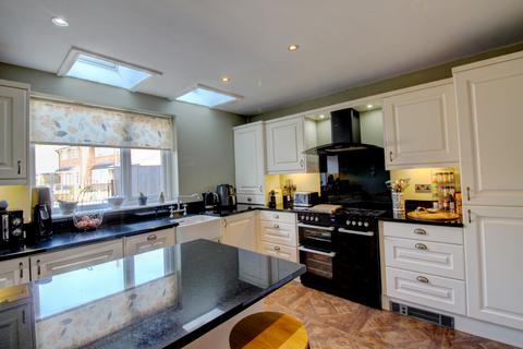 3 bedroom semi-detached house for sale, Whack House Close, Leeds, LS19