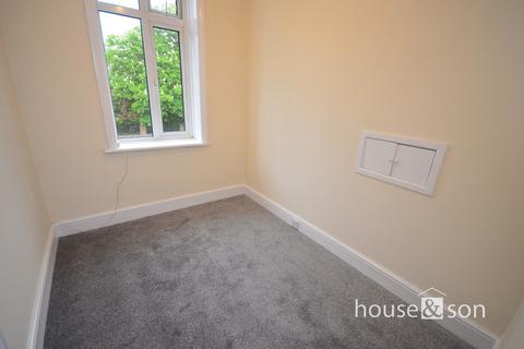 3 bedroom flat to rent, Richmond Park Avenue, Bournemouth, Dorset