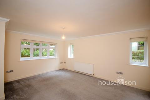 3 bedroom apartment to rent, Queens Park Avenue