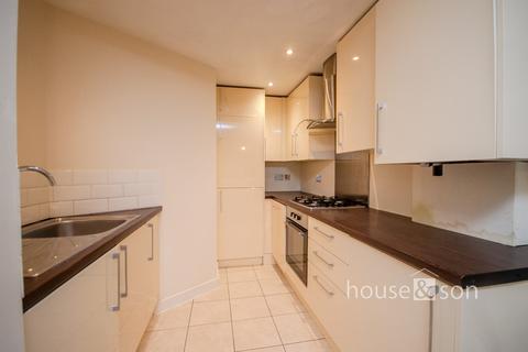 3 bedroom apartment to rent, Queens Park Avenue
