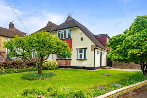 4 bedroom semi-detached house for sale, Parkdale Crescent, Worcester Park, KT4