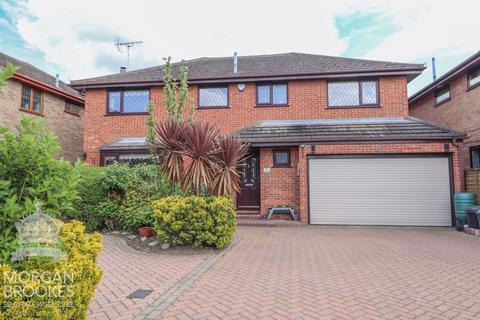 4 bedroom detached house for sale, Herongate, Benfleet