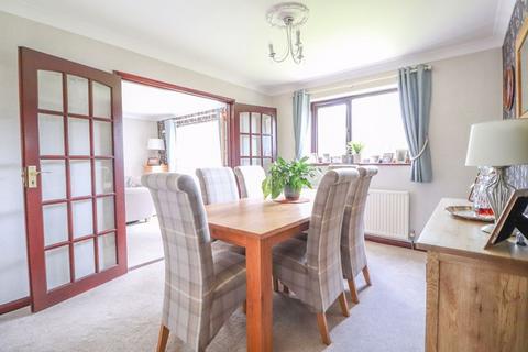 4 bedroom detached house for sale, Herongate, Benfleet