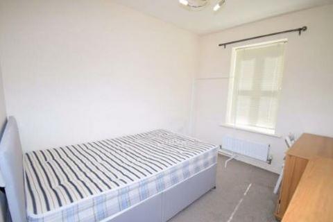 2 bedroom apartment to rent, Kniveton Close, DE22
