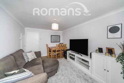 2 bedroom terraced house to rent, Harvard Close, Woodley