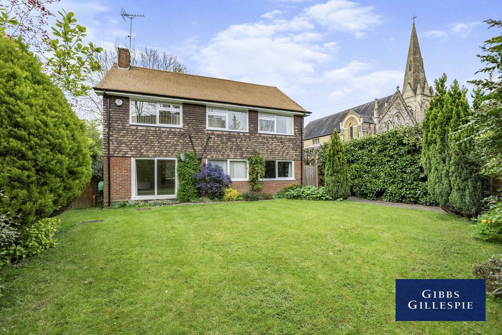 Oaklands Gate, Northwood, Middlesex... 4 bed detached house £3,500