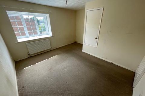2 bedroom property to rent, 2 bedroom house - Malham Close - LU4 8PH